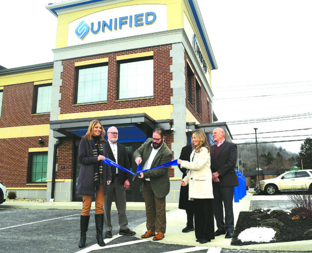 Unified Bank cuts ribbon on new Wheeling center